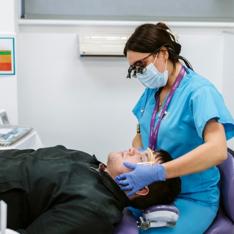 15/12/21.Homeless people receive dental treatment ..All Rights Reserved - Helen Yates- T: +44 (0)7790805960.Local copyright law applies to all print & online usage. Fees charged will comply with standard space rates and usage for that country, region or state.