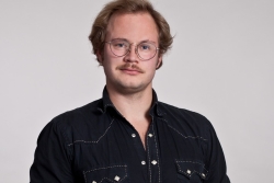 Headshot photo of Oscar Karlsson
